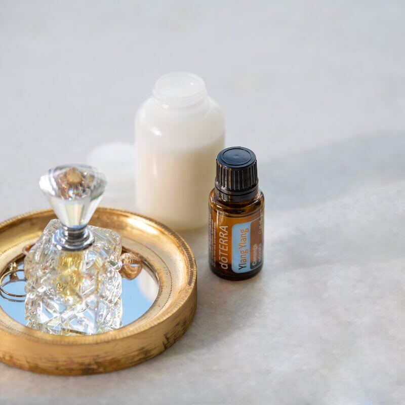 Tinh dầu Ylang Ylang dōTERRA - Chăm sóc da, tóc, thư giãn